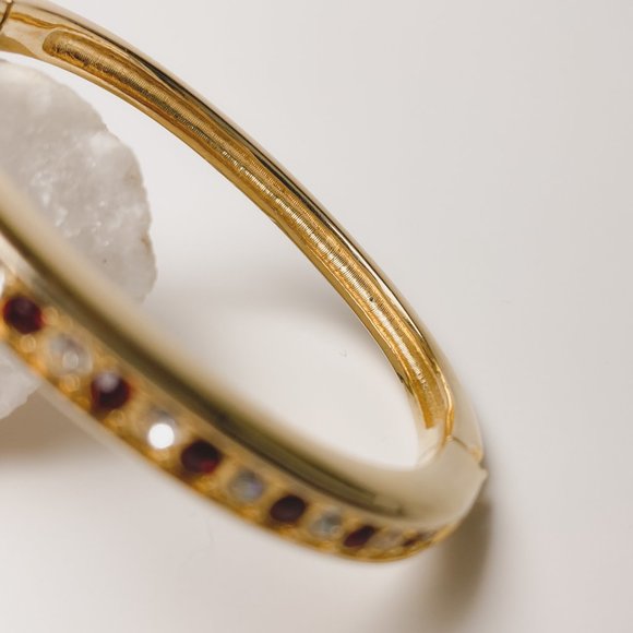 Red Clear Rhinestone Jewel Crystal Gold Tone Clamp Bangle Elegant Bracelet - Picture 3 of 12